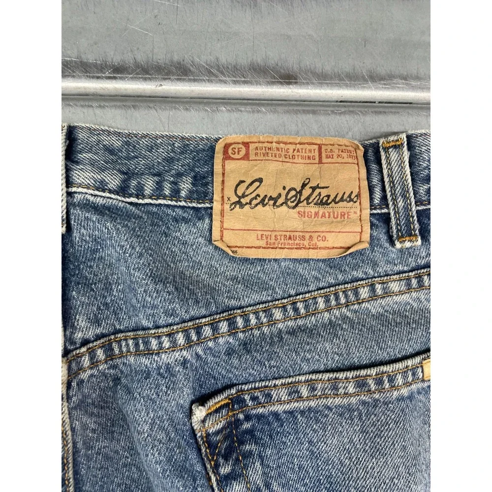 Signature Levis Jeans 33X30‎ Blue Medium Wash Denim Regular Straight 100% Cotton